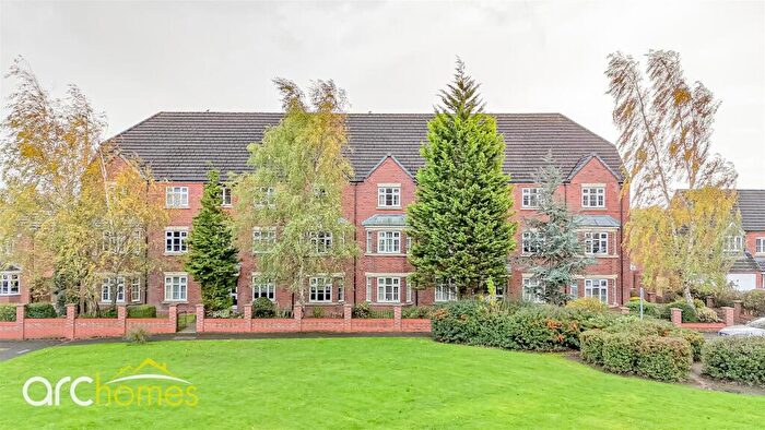 2 Bedroom Flat For Sale In Shalemere Court, Atherton, M46