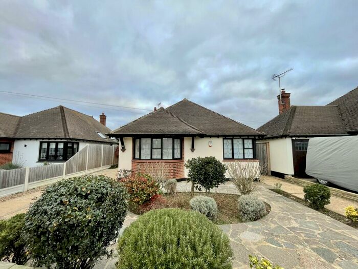 3 Bedroom Bungalow To Rent In Samuels Drive, Thorpe Bay, Essex, SS1