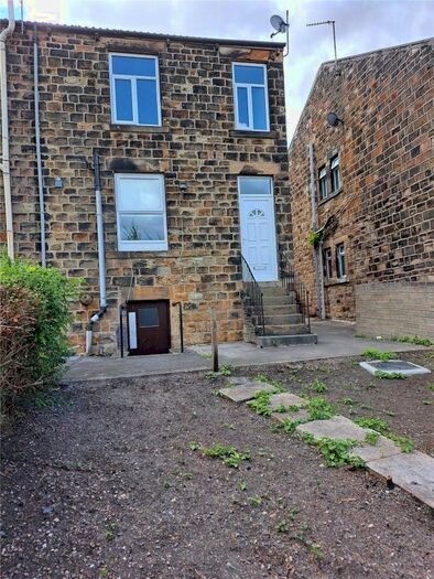 2 Bedroom End Of Terrace House To Rent In Bromley Street, Batley, West Yorkshire, WF17