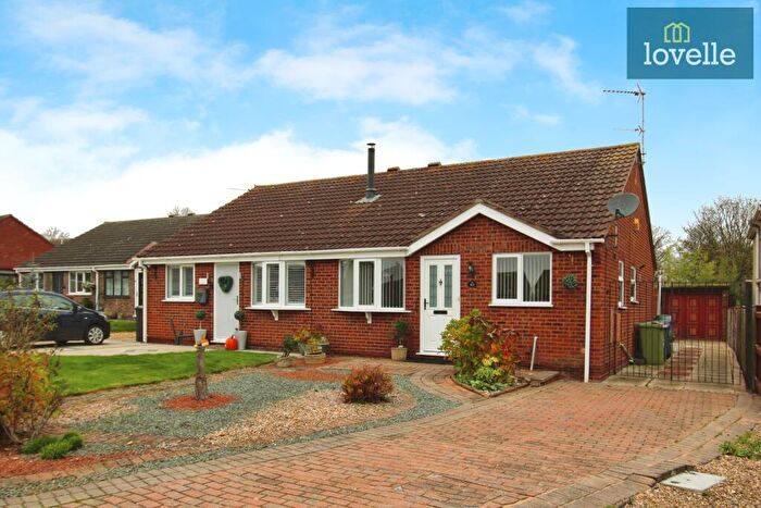 2 Bedroom Semi-Detached Bungalow For Sale In Raithby Avenue, Keelby, DN41