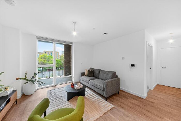 1 Bedroom Apartment To Rent In New Kent Road London, SE1
