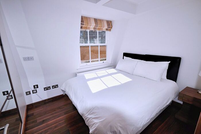 2 Bedroom Flat To Rent In Cleveland Street, London, W1T