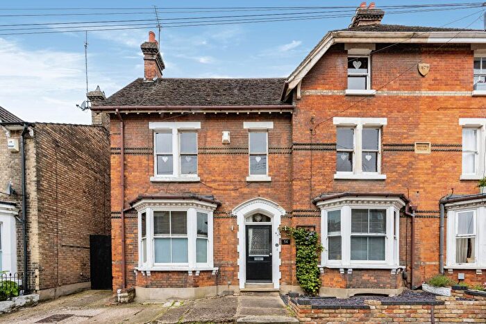 4 Bedroom Semi-Detached House For Sale In Adelaide Square, Bedford, Bedfordshire, MK40