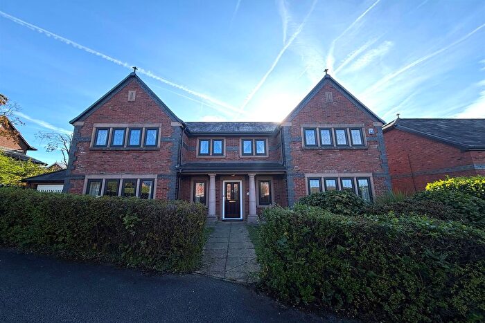 5 Bedroom Detached House To Rent In High Warren Close, Appleton, Warrington, WA4