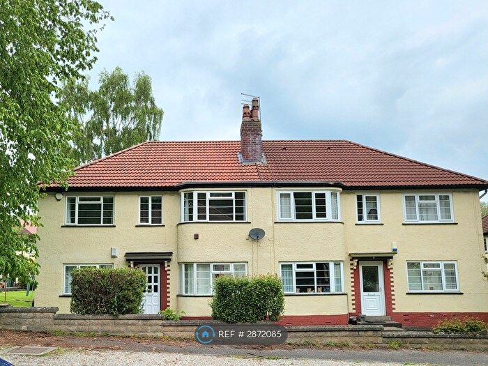 2 Bedroom Flat To Rent In Sandringham Crescent, Leeds, LS17