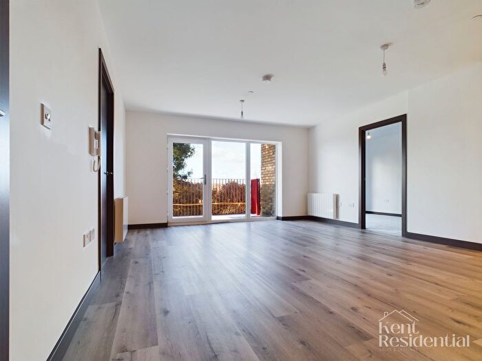 2 Bedroom Flat To Rent In Mill Wood, Eleanore House Mill Wood, ME14