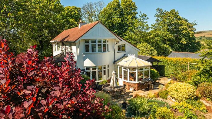 4 Bedroom Detached House For Sale In Charming Detached Home * Whitwell, PO38