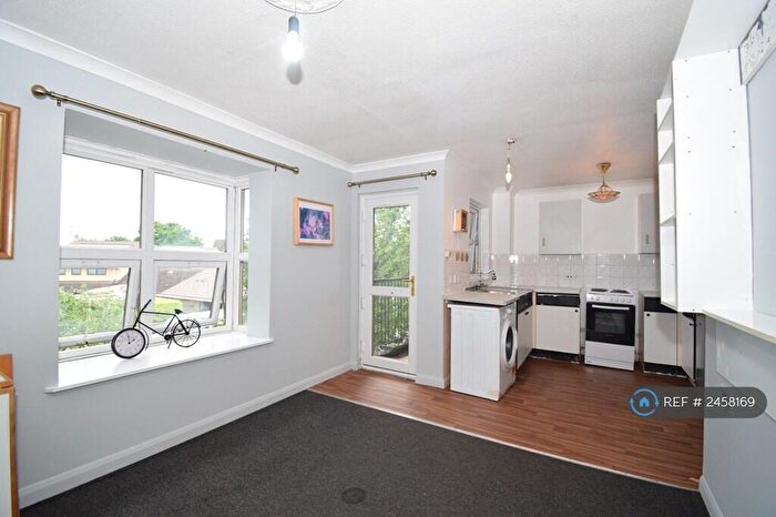 1 Bedroom Flat To Rent In Evelyn Denington Road, London, E6