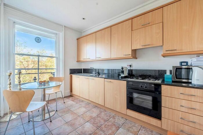 1 Bedroom Flat To Rent In Cadogan Place, Knightsbridge, London, SW1X