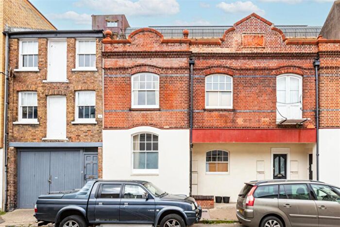 2 Bedroom Terraced House For Sale In Foundry Street, Brighton, BN1