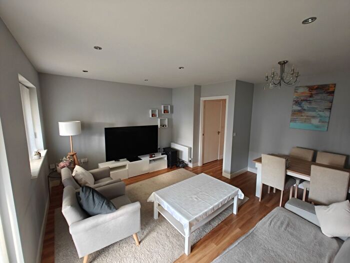 2 Bedroom Semi-Detached House To Rent In King George Way, London, Essex, E4