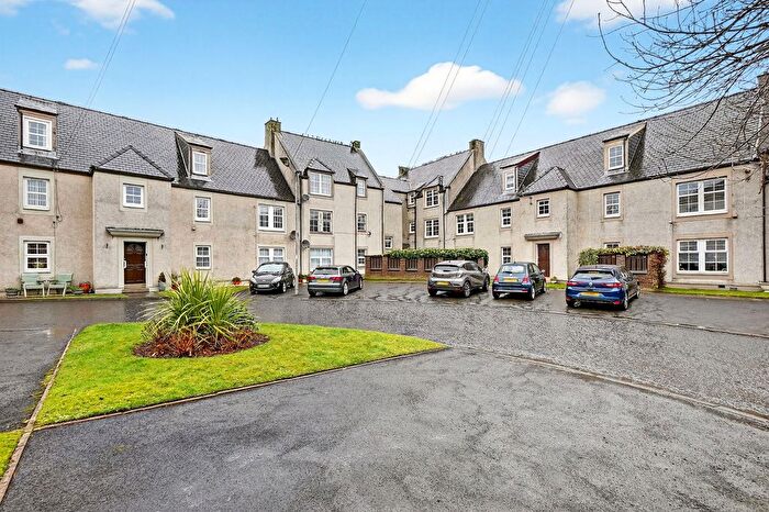 2 Bedroom Flat For Sale In Academy Court, Irvine, KA12