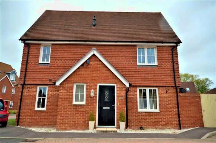 3 Bedroom Semi-Detached House To Rent In The Acres, Horley, RH6