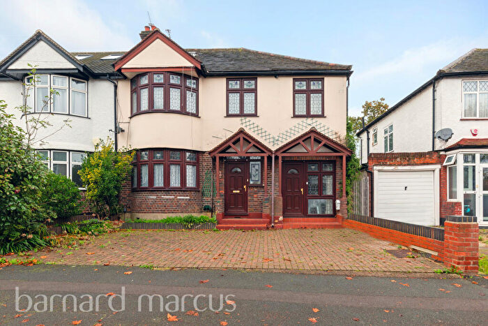 1 Bedroom Apartment To Rent In Lynwood Drive, Worcester Park, KT4