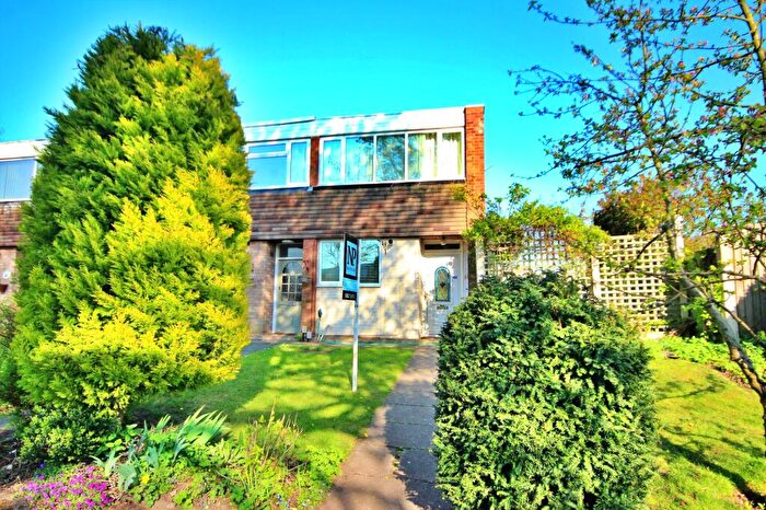 2 Bedroom Terraced House To Rent In Hillcrest Close, Tamworth, B79