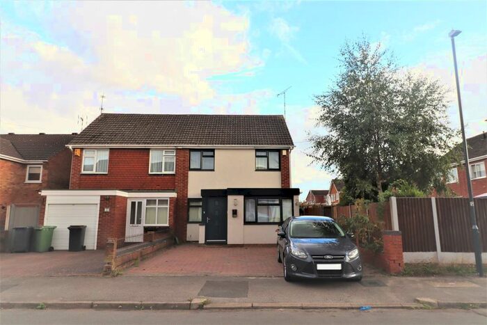 5 Bedroom Semi-Detached House To Rent In Radnor Drive, Nuneaton, CV10