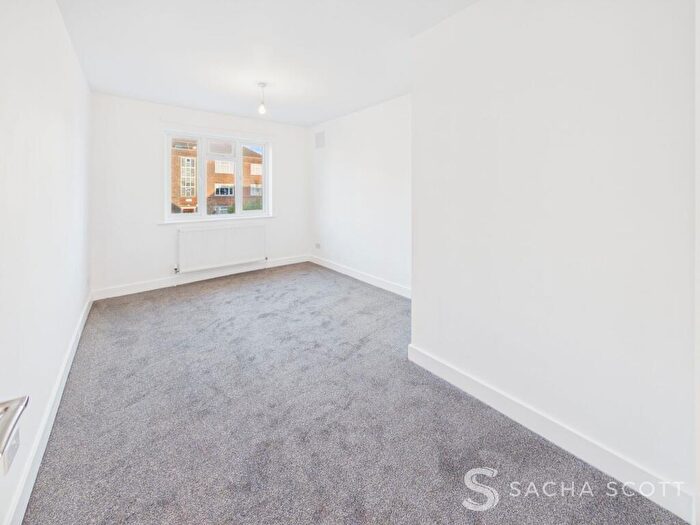 2 Bedroom Flat To Rent In Nork Way, Banstead, SM7