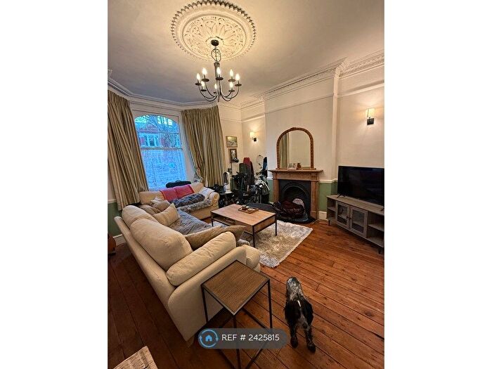 1 Bedroom Flat To Rent In Cavendish Road, London, SW12