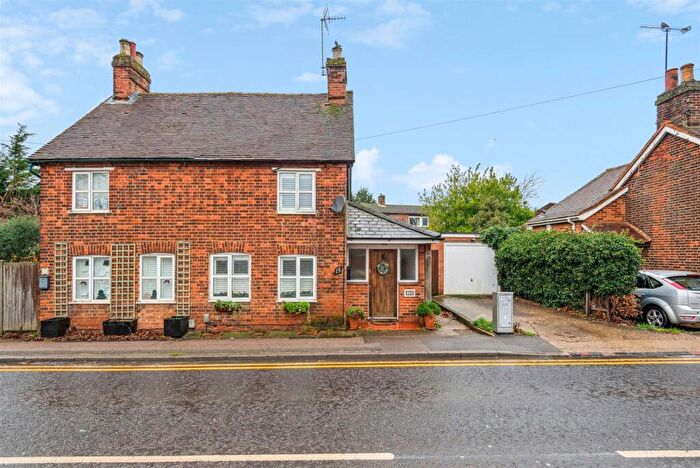 2 Bedroom Cottage For Sale In North Road, Stevenage, SG1