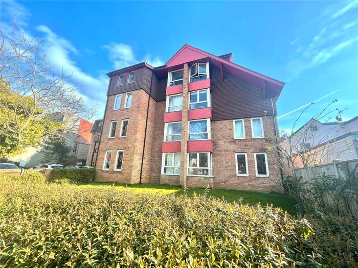 1 Bedroom Ground Flat To Rent In Windsor Court, Eastbourne, BN22