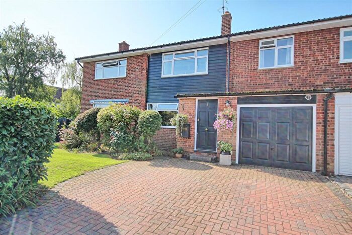 4 Bedroom Semi-Detached House For Sale In Lambs Gardens - Widford, SG12