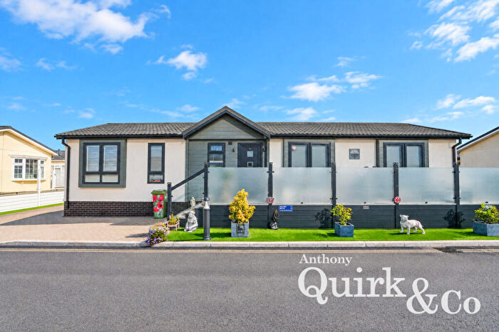2 Bedroom Park Home For Sale In Seafarer Drive, Canvey Island, SS8
