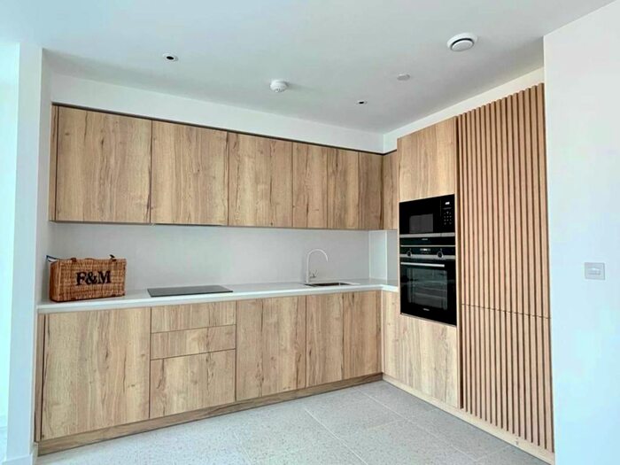 Studio To Rent In Tapestry Way, Whitechapel, London, E1