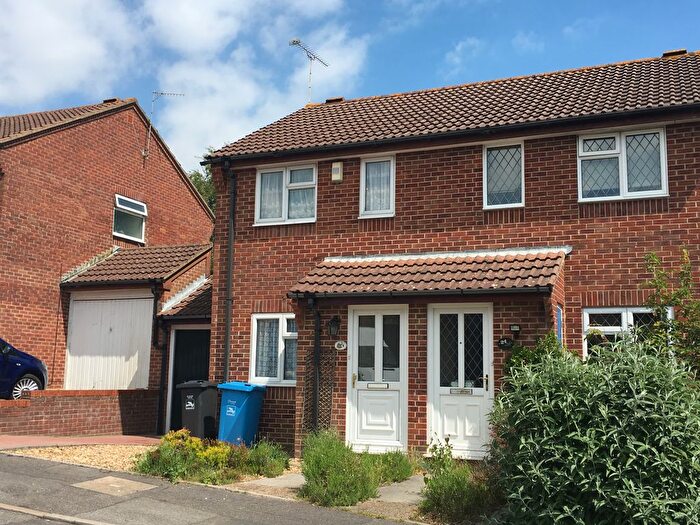 2 Bedroom Property To Rent In Stockbridge Close, Poole, BH17