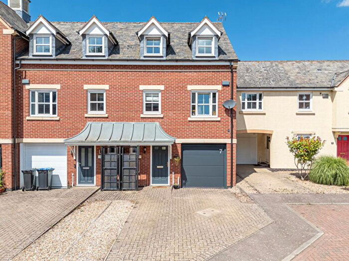 3 Bedroom Town House For Sale In Fernie Court, Husbands Bosworth, LE17