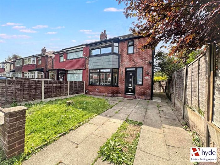 3 Bedroom Semi Detached House For Sale In Prestfield Road, Whitefield, Manchester., M45
