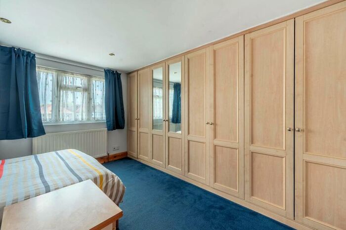 5 Bedroom Semi-Detached House To Rent In Tintern Way, West Harrow, Harrow, HA2