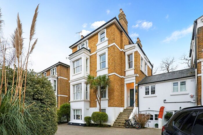 3 Bedroom Flat To Rent In Marlborough Road, Richmond, TW10