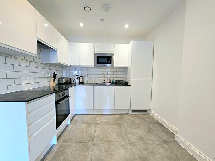 1 Bedroom Flat To Rent In Wellstones, Watford, WD17