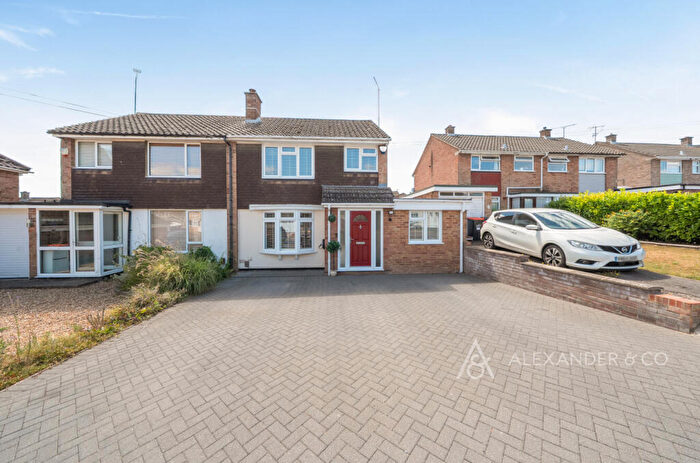 3 Bedroom Semi-Detached House For Sale In Brampton Rise, Dunstable, Bedfordshire, LU6
