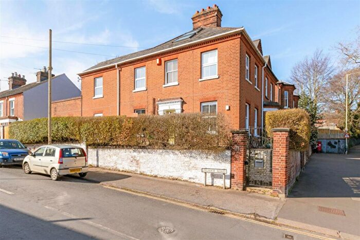 4 Bedroom Semi-Detached House For Sale In Pelham Road, Norwich, NR3