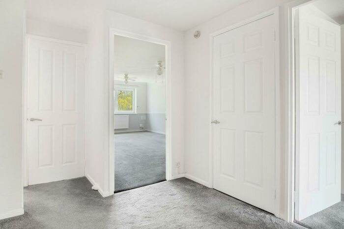 2 Bedroom Flat To Rent In Essex Close, Luton, LU1