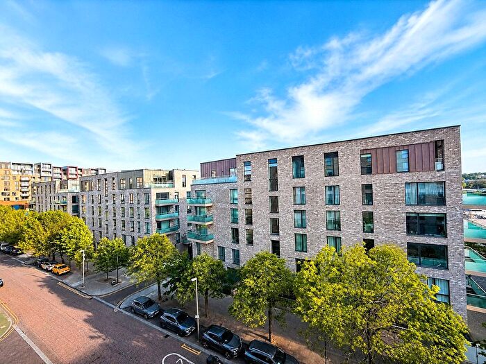 2 Bedroom Flat For Sale In West Parkside, London, SE10