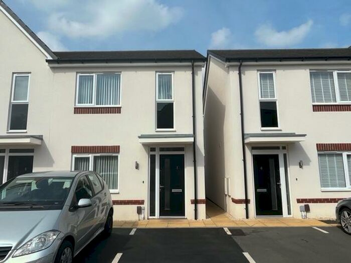 2 Bedroom House To Rent In Parker Close, Rugby, CV21