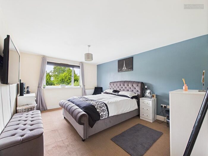 2 Bedroom Flat For Sale In Hammonds Drive, Peterborough, PE1