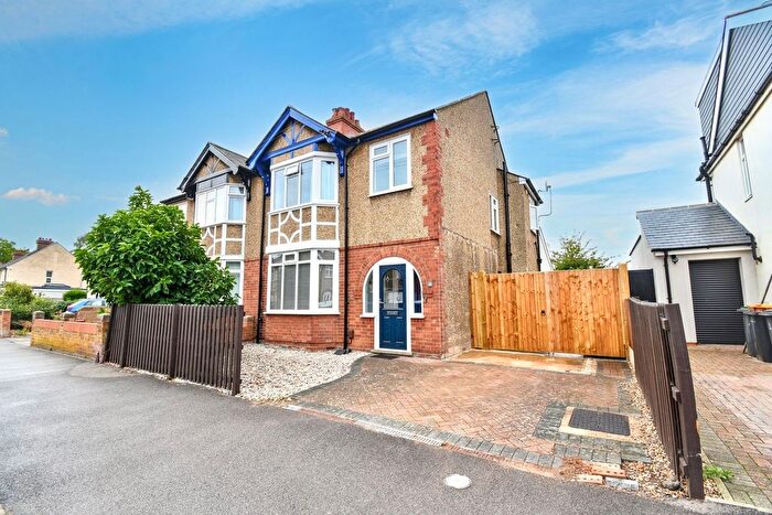 3 Bedroom Semi Detached House For Sale In Foster Road, Kempston, Bedford, MK42