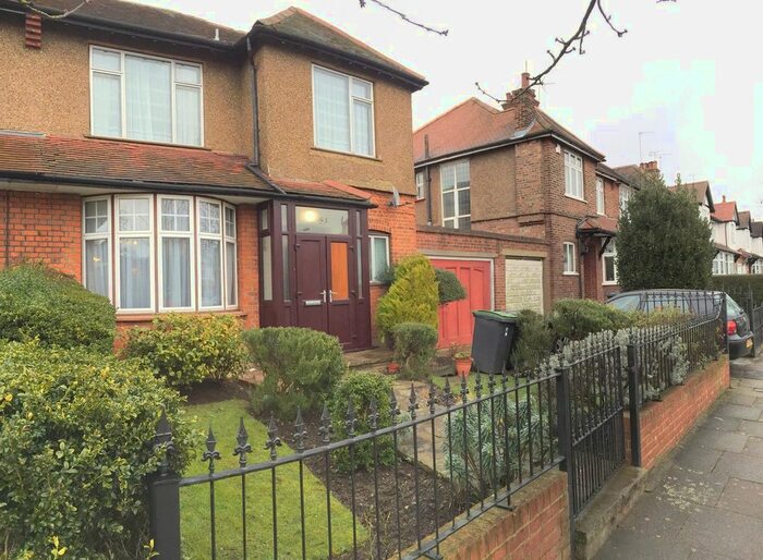 4 Bedroom Semi-Detached House To Rent In Fordington Road, London, N6