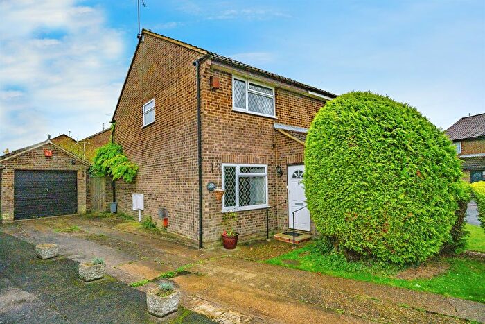 2 Bedroom Semi-Detached House For Sale In Isenburg Way, Hemel Hempstead, HP2