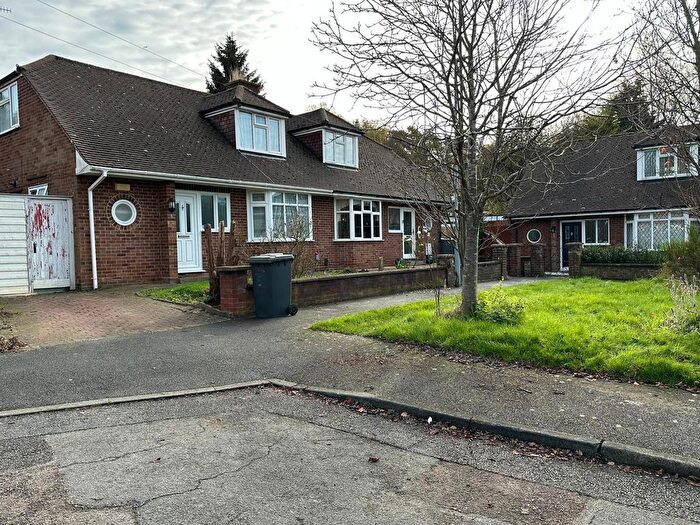 3 Bedroom Bungalow To Rent In Alwyn Close, Luton, Bedfordshire, LU2