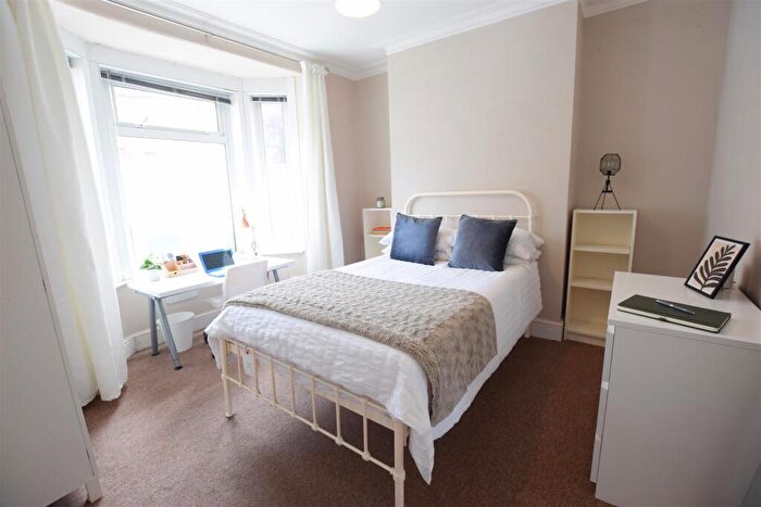 4 Bedroom Terraced House To Rent In Whitehall Grove - Student House - /, LN1