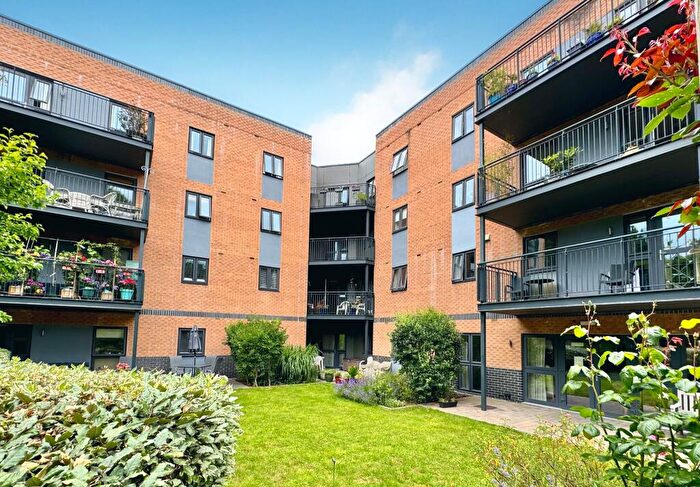 2 Bedroom Apartment For Sale In Pinhoe, Exeter, EX4