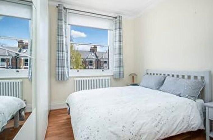 1 Bedroom Flat To Rent In Cumberland Park, London, W3