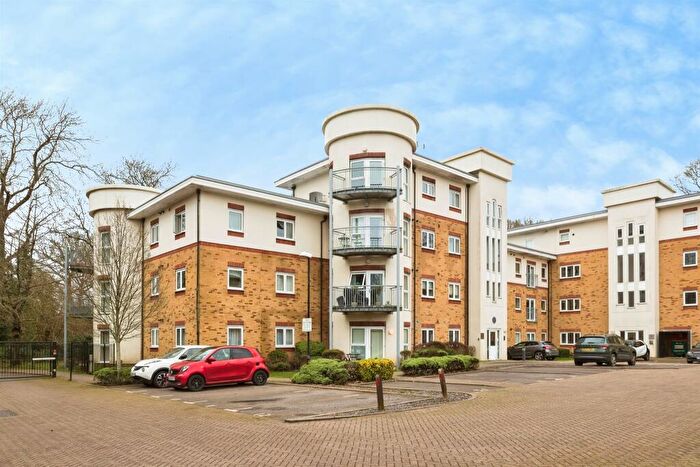 2 Bedroom Flat For Sale In Rathlin Road, Crawley, RH11