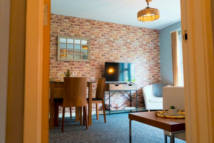 2 Bedroom Flat To Rent In Conisbrough Keep, Coventry, CV1