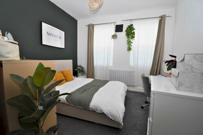 1 Bedroom Flat To Rent In Brockley Rise London, SE23