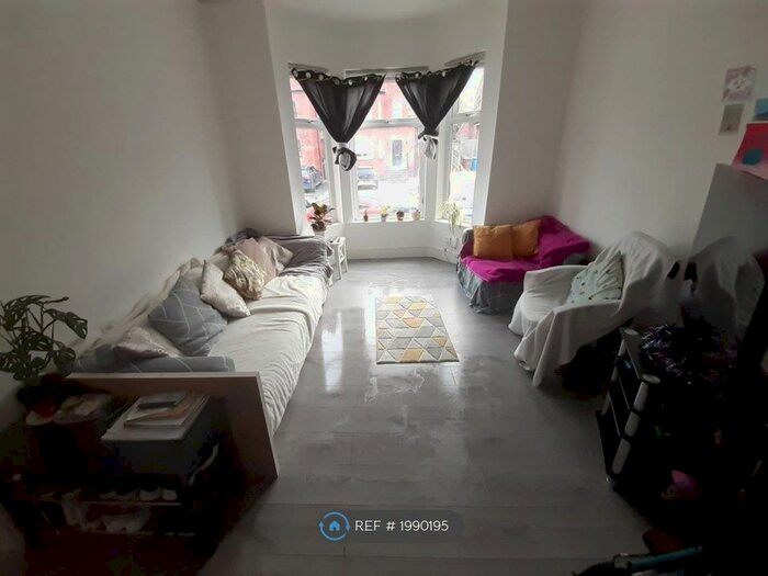 6 Bedroom Terraced House To Rent In Talbot Road, Manchester, M14